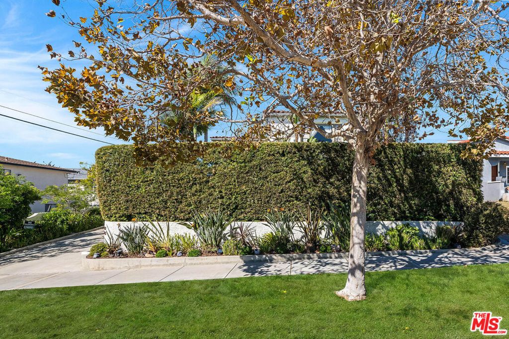 1361 S Tremaine Avenue, Los Angeles, CA 90019 — photo 2