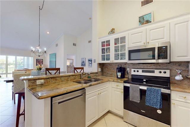 235 Grand Royale Circle 204, Vero Beach, FL 32962