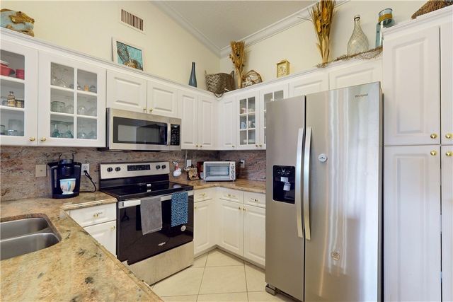 235 Grand Royale Circle 204, Vero Beach, FL 32962