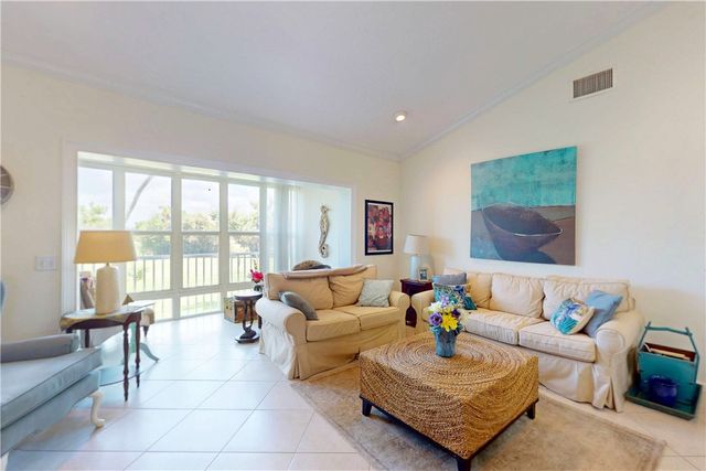 235 Grand Royale Circle 204, Vero Beach, FL 32962
