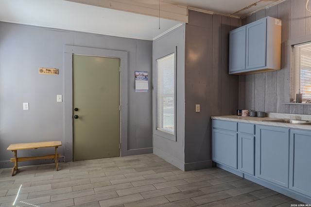 918 new laredo, San Antonio, TX 78211
