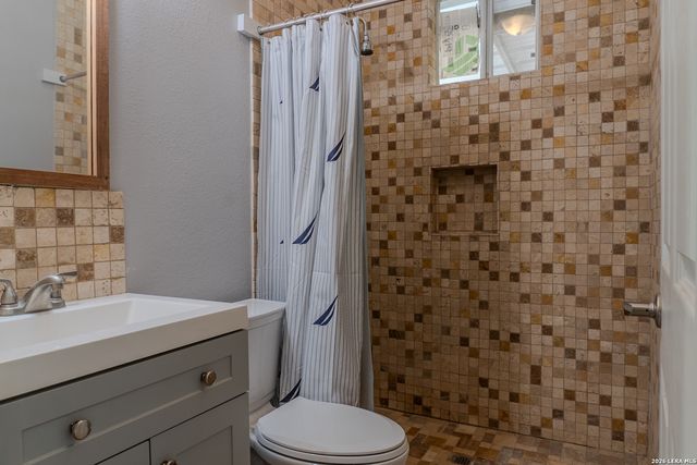 918 new laredo, San Antonio, TX 78211
