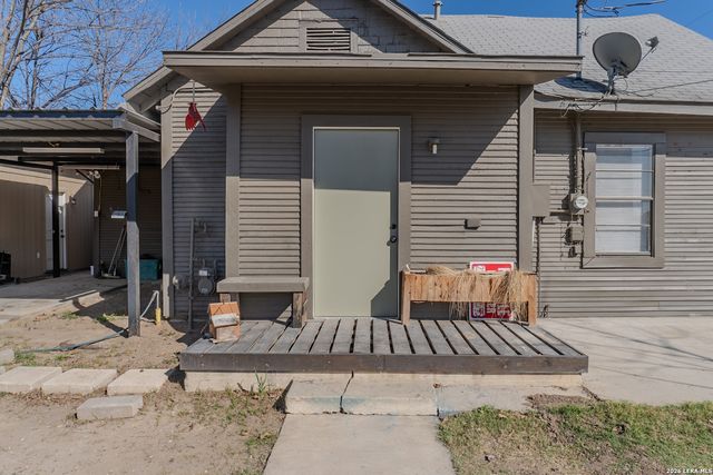 918 new laredo, San Antonio, TX 78211