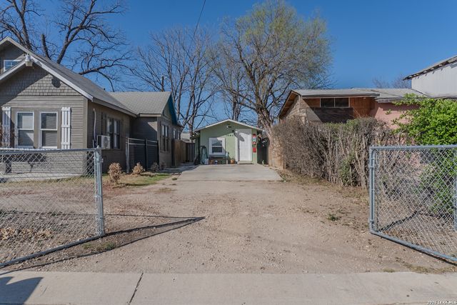 918 new laredo, San Antonio, TX 78211
