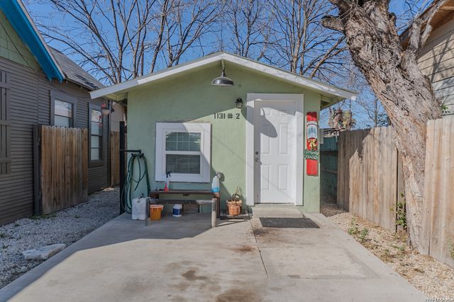 918 new laredo, San Antonio, TX 78211