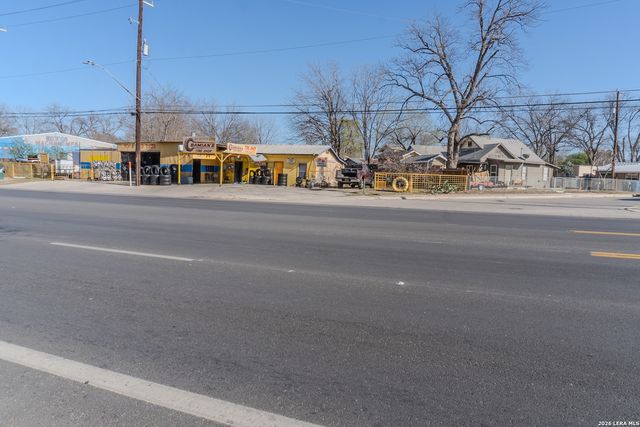 918 new laredo, San Antonio, TX 78211