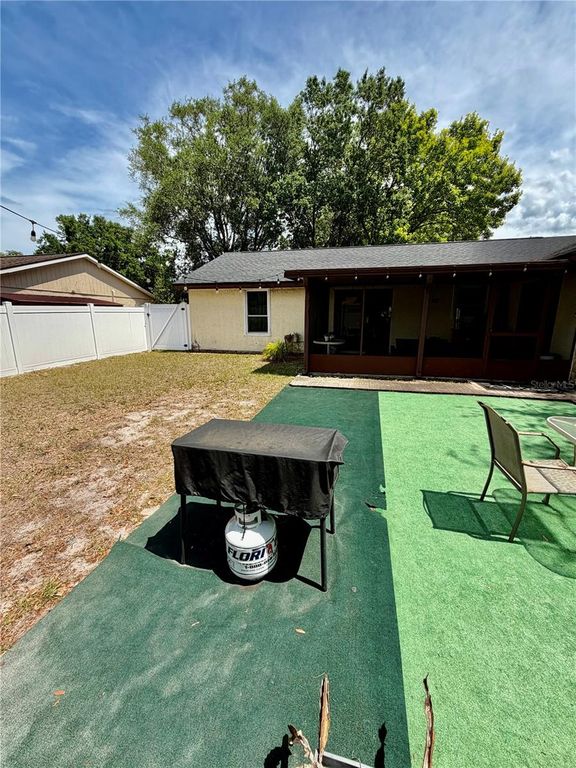 Image 28 of property listing at 15116 TRAIL CREEK PLACE, Tampa, FL 33625