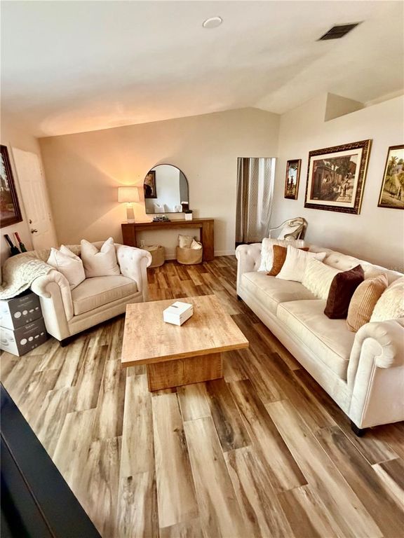 Image 4 of property listing at 15116 TRAIL CREEK PLACE, Tampa, FL 33625