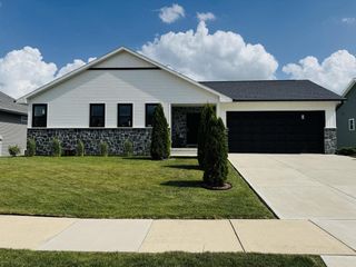 727 Drumlin DRIVE, Kewaskum, WI 53040