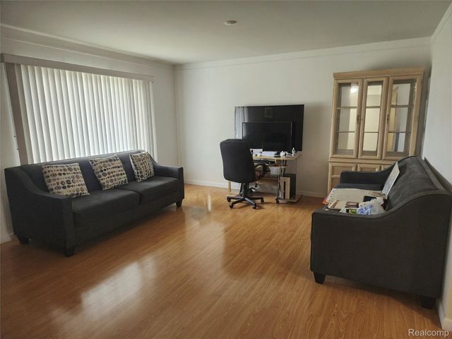 37729 Douglas Court, Sterling Heights, MI 48310