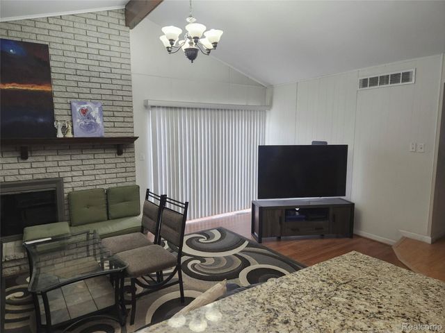 37729 Douglas Court, Sterling Heights, MI 48310