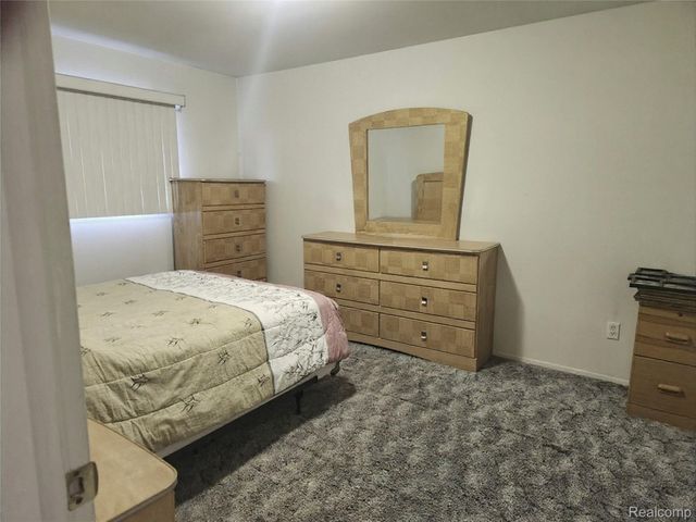 37729 Douglas Court, Sterling Heights, MI 48310
