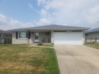 37729 Douglas Court, Sterling Heights, MI 48310