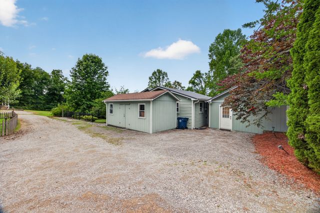 155 Mayberry Dr, Smithville, TN 37166