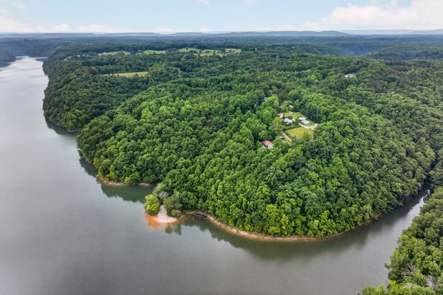 155 Mayberry Dr, Smithville, TN 37166