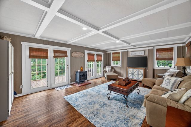 155 Mayberry Dr, Smithville, TN 37166