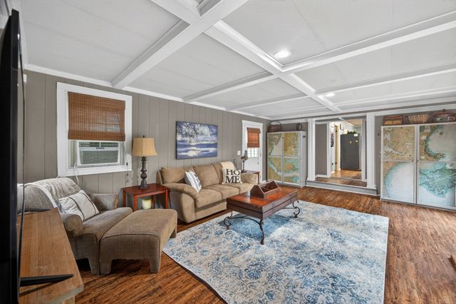 155 Mayberry Dr, Smithville, TN 37166
