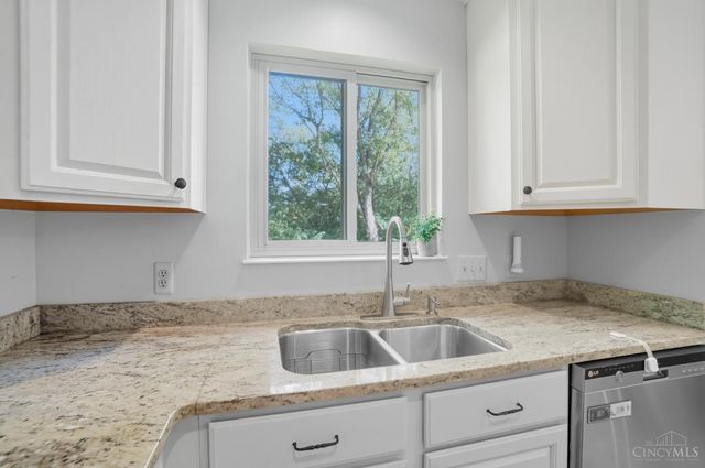 9990 Bentcreek Drive, Symmes Twp, OH 45140