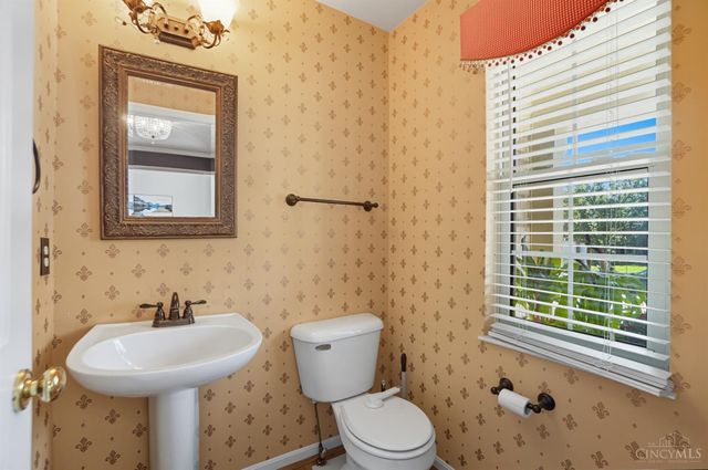 9990 Bentcreek Drive, Symmes Twp, OH 45140