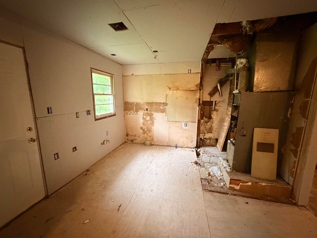 322 SULLIVAN DR, Memphis, TN 38109