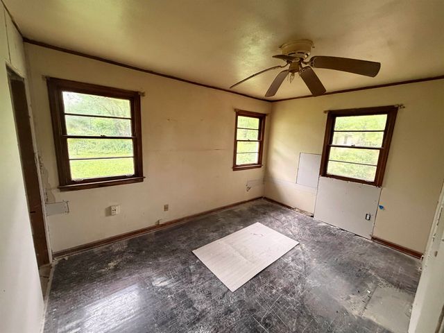 322 SULLIVAN DR, Memphis, TN 38109