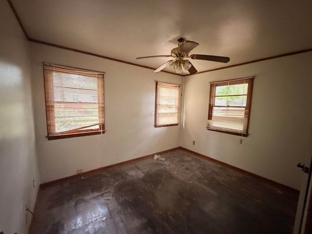 322 SULLIVAN DR, Memphis, TN 38109