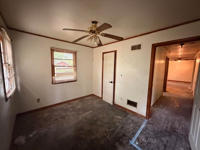 322 SULLIVAN DR, Memphis, TN 38109