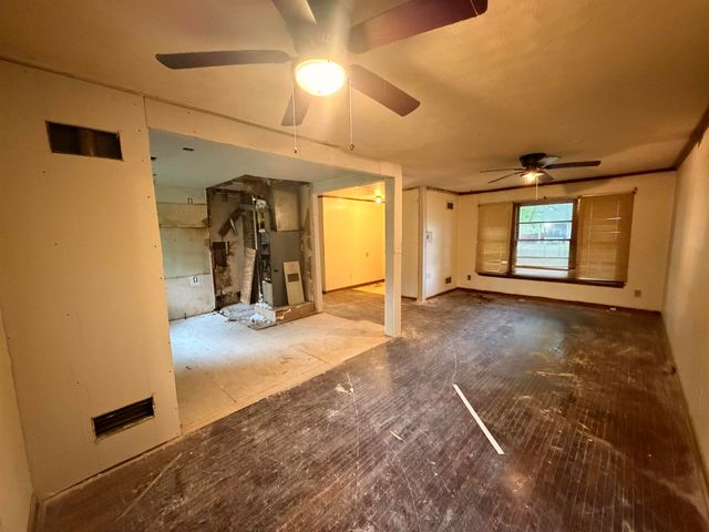 322 SULLIVAN DR, Memphis, TN 38109