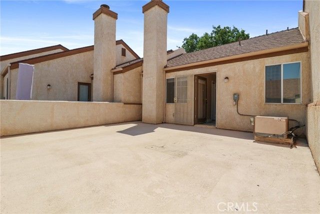 1840 E Avenue J2 5, Lancaster, CA 93535