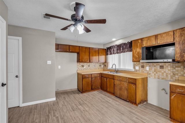 6522 Redding Springs Lane, Houston, TX 77086