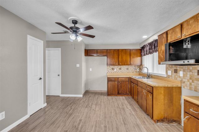6522 Redding Springs Lane, Houston, TX 77086