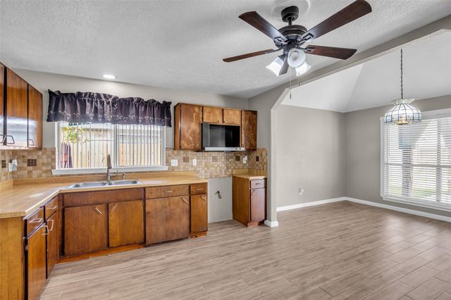 6522 Redding Springs Lane, Houston, TX 77086