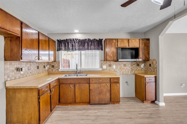 6522 Redding Springs Lane, Houston, TX 77086