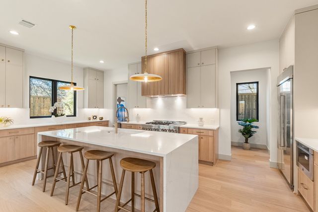 8931 San Fernando Way, Dallas, TX 75218