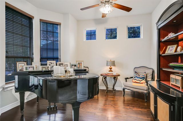 223 Lake Como DR, Austin, TX 78734