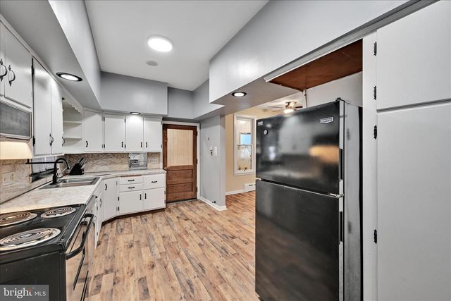 7 E PENN AVE, Cleona, PA 17042