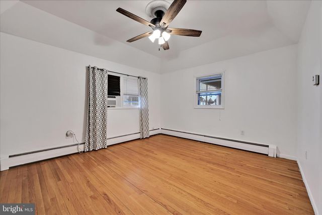 7 E PENN AVE, Cleona, PA 17042