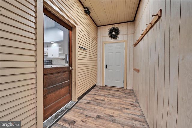 7 E PENN AVE, Cleona, PA 17042