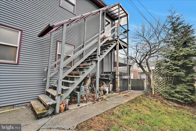 7 E PENN AVE, Cleona, PA 17042