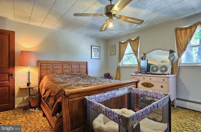 7 E PENN AVE, Cleona, PA 17042