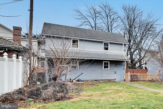 7 E PENN AVE, Cleona, PA 17042