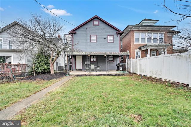 7 E PENN AVE, Cleona, PA 17042