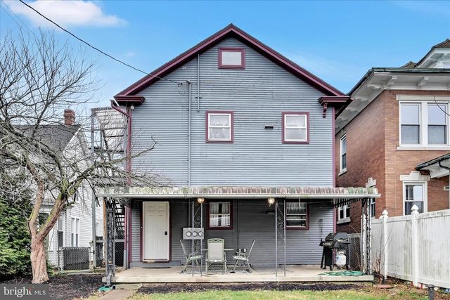 7 E PENN AVE, Cleona, PA 17042