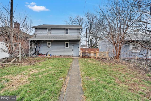 7 E PENN AVE, Cleona, PA 17042