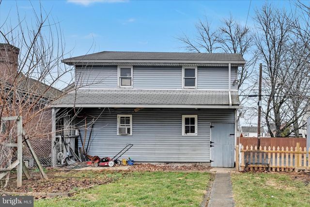 7 E PENN AVE, Cleona, PA 17042