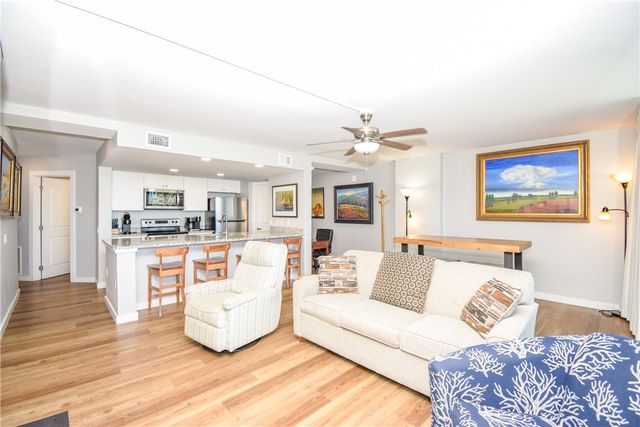 800 Sandcastle Dr 108, Port Aransas, TX 78373