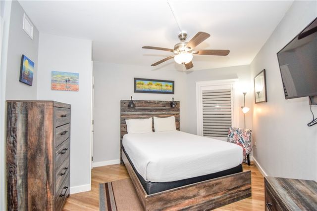 800 Sandcastle Dr 108, Port Aransas, TX 78373