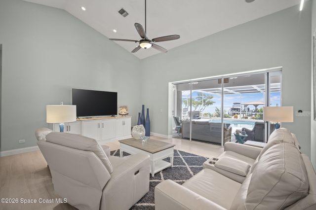 809 W Central Boulevard, Cape Canaveral, FL 32920