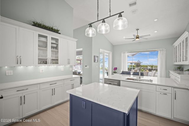 809 W Central Boulevard, Cape Canaveral, FL 32920