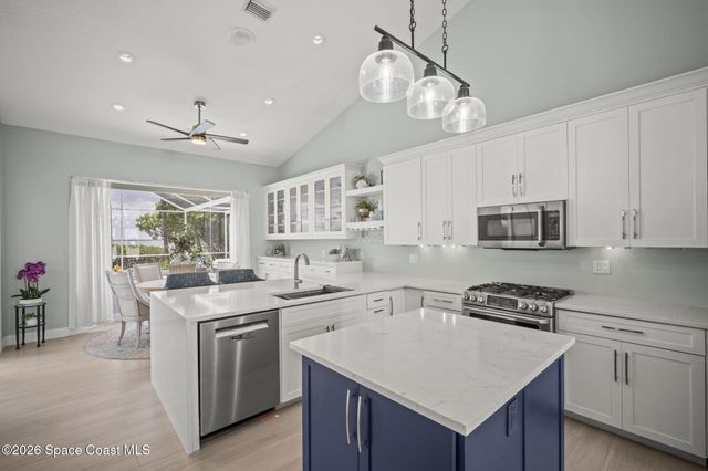 809 W Central Boulevard, Cape Canaveral, FL 32920